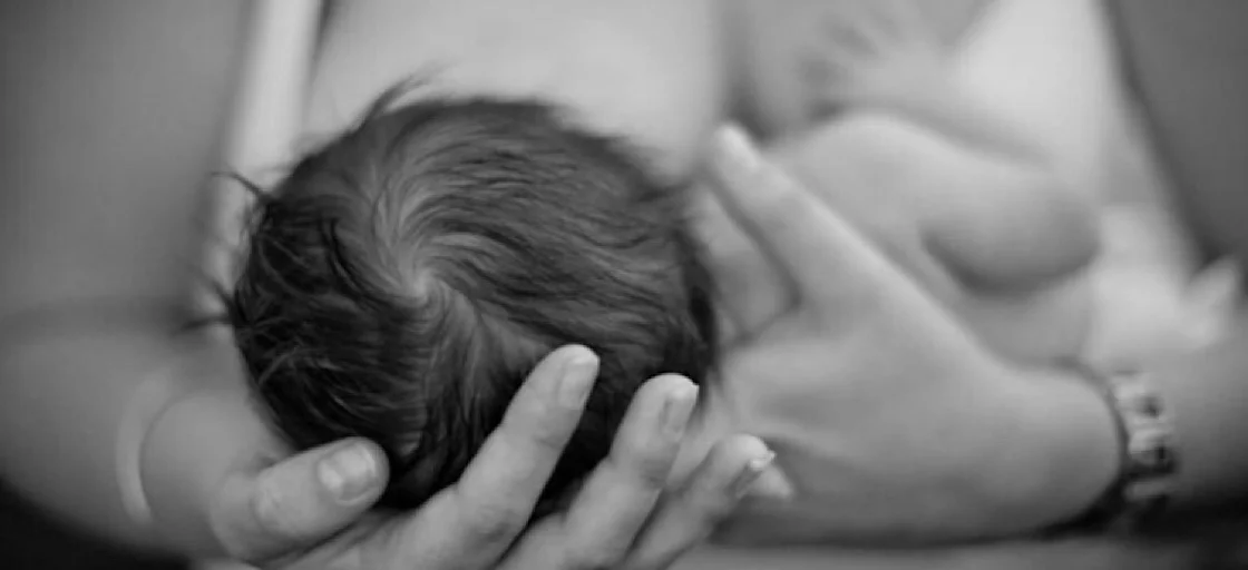 Грудное вскармливание: польза и принципы